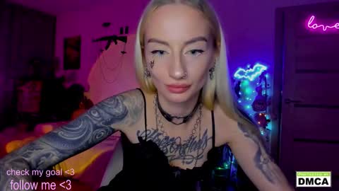 Kiki online show from November 5, 10:45 pm