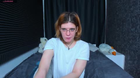 Kiki online show from February 17, 1:11 pm