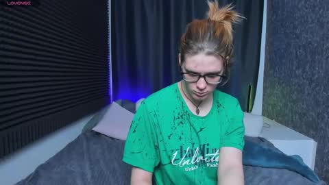 Kiki online show from February 24, 1:21 pm