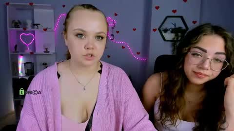 kiki_swan online show from June 8, 7:15 pm