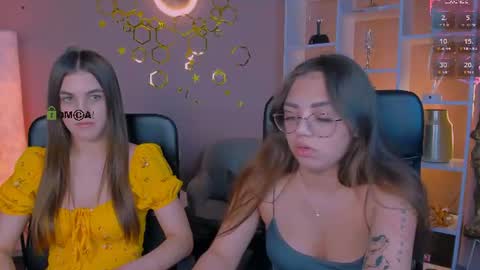 kiki_swan online show from July 1, 12:36 pm