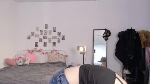 Kiki online show from May 21, 9:27 am
