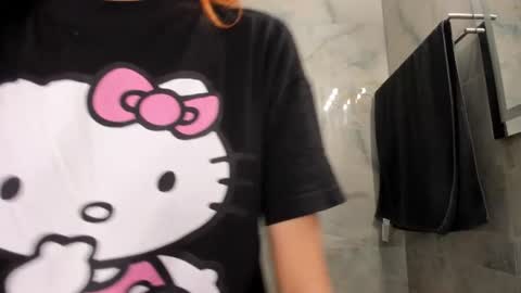 KikkoLee online show from July 25, 1:09 pm