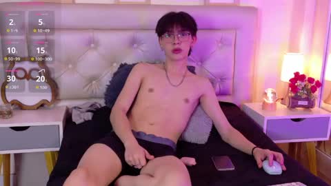  Adrien  online show from June 9, 3:17 am