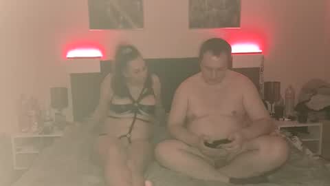 Kim and Dany online show from April 18, 8:31 pm