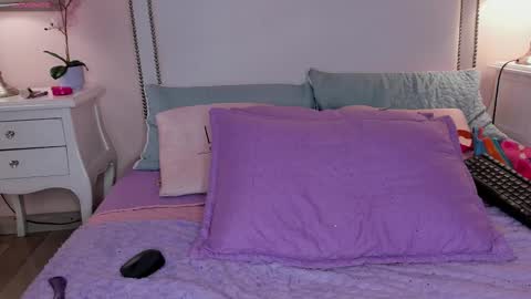 April online show from October 31, 2:39 pm