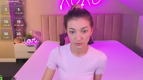 kimberlly_smith online show from June 8, 11:27 pm
