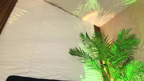 kimberly gonzalez online show from November 8, 8:34 pm