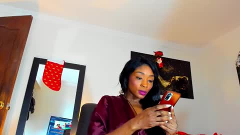 Kimberly Banks online show from December 21, 1:17 pm