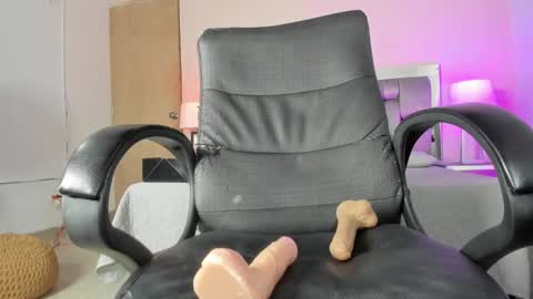 kimberly online show from February 20, 1:25 am