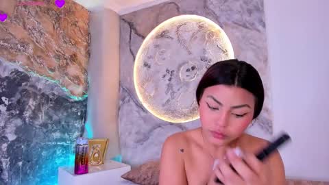 Kimberly Loren online show from December 14, 10:05 pm