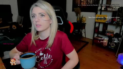 Wolfs Girl online show from December 17, 9:43 pm