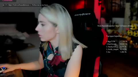 Wolfs Girl online show from September 28, 7:01 pm