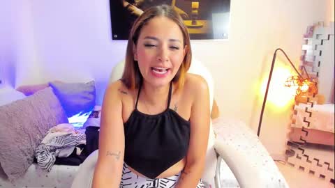 kimmberly_saenz_ online show from September 12, 9:50 pm