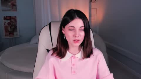  Your Kimmie  follow me  online show from February 5, 11:25 am