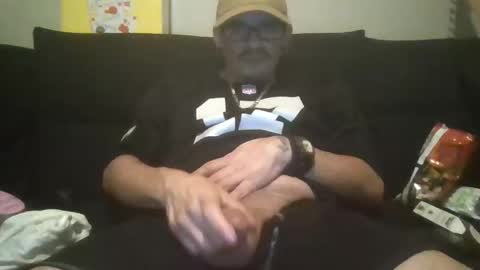 Snapshot of king761987 chatting on October 19, 4:50 am king761987 online show from October 19, 4:50 am