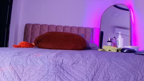 Bella online show from March 25, 3:02 am