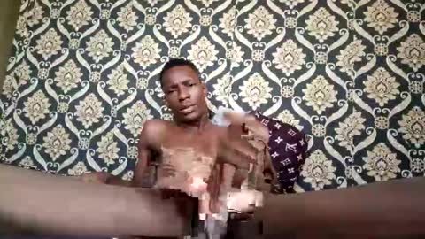 kingemizzy online show from December 3, 7:09 am