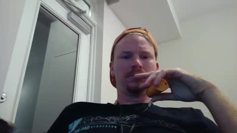 Kinglegg online show from December 2, 1:51 am