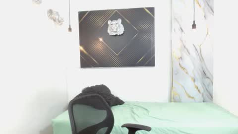 KING  online show from March 29, 8:38 am