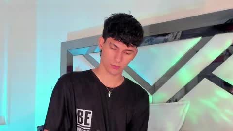  A L E X  online show from February 8, 12:06 pm