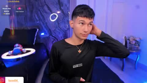  A L E X  online show from February 7, 4:04 am