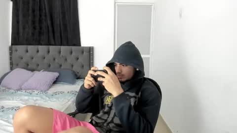 DOMINANT ALPHA KINGS online show from November 21, 8:01 am