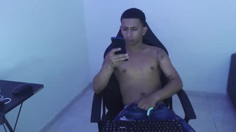 DOMINANT ALPHA KINGS online show from March 14, 6:45 pm