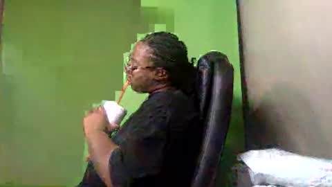 kingstudiobestactor1 online show from December 10, 2:05 am