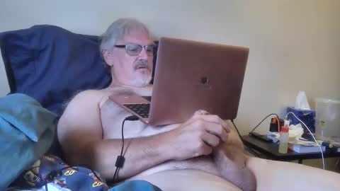 kingtongue10 online show from June 5, 3:17 pm