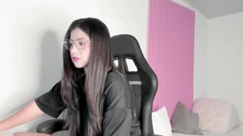 kinky yeyns online show from December 17, 1:12 am