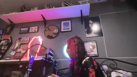 KinkyChrissy17  WitchyChrissy17 online show from March 7, 3:06 am