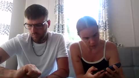 kinkycouple382541 online show from July 26, 4:15 pm
