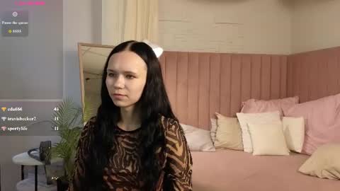 kira_bliss_ online show from July 3, 3:33 am
