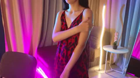 kira_bliss_ online show from August 7, 1:59 am