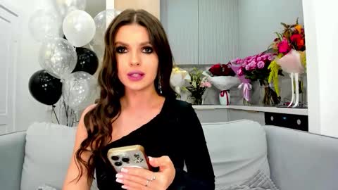 Kira and friends online show from September 21, 2:54 pm