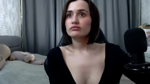 Kira  follow me  online show from June 12, 11:15 pm