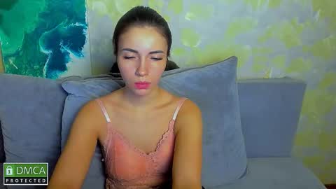 kiraa sunny online show from December 13, 7:53 pm