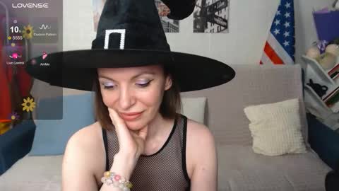 kiramartins cat online show from October 28, 7:15 pm