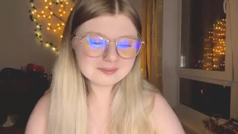 KiraYume online show from July 12, 9:51 pm