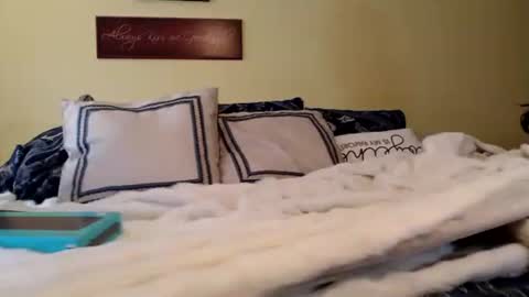 kirbynklyde online show from March 11, 1:59 am