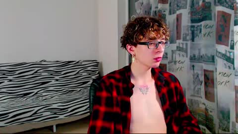 Snapshot of kiriae21 chatting on March 10, 8:01 pm Alan online show from March 10, 8:01 pm