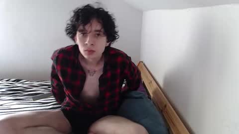 Snapshot of kiriae21 chatting on October 11, 11:15 am Alan online show from October 11, 11:15 am