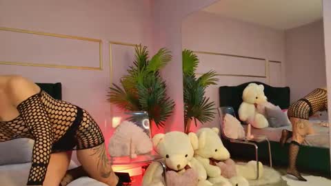 Kirra online show from January 16, 5:44 pm