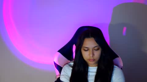 kiss_ameliaa online show from November 7, 10:40 am