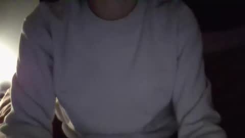 kissandtell1357 online show from December 1, 2:53 am