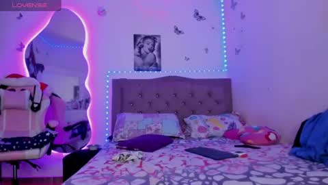 kisses_of_daniela online show from June 10, 12:21 am