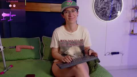 Kissing Company online show from October 20, 3:44 am