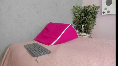 BELLA FLAME online show from February 22, 6:32 pm