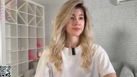 Tessa online show from June 18, 2:17 am